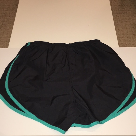 Nike Dri-fit green/black workout shorts - Picture 3 of 3